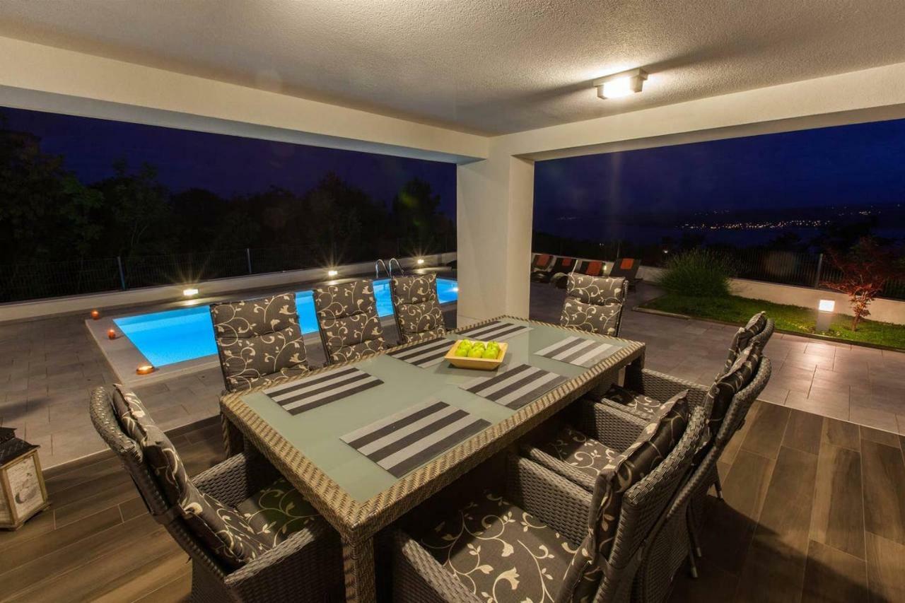 Villa Rina - Luxury Holiday Home Crikvenica Bagian luar foto