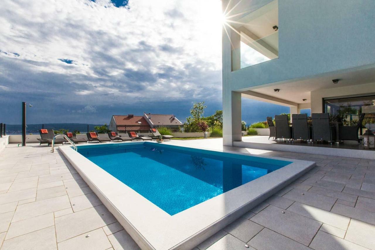 Villa Rina - Luxury Holiday Home Crikvenica Bagian luar foto