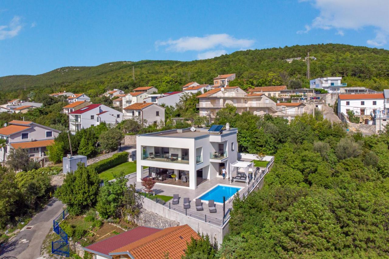 Villa Rina - Luxury Holiday Home Crikvenica Bagian luar foto