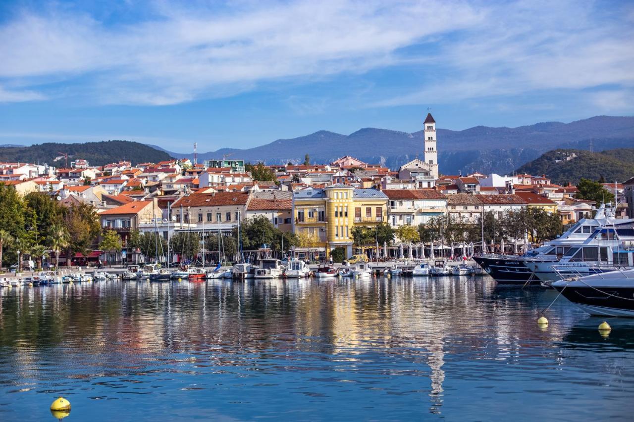 Villa Rina - Luxury Holiday Home Crikvenica Bagian luar foto