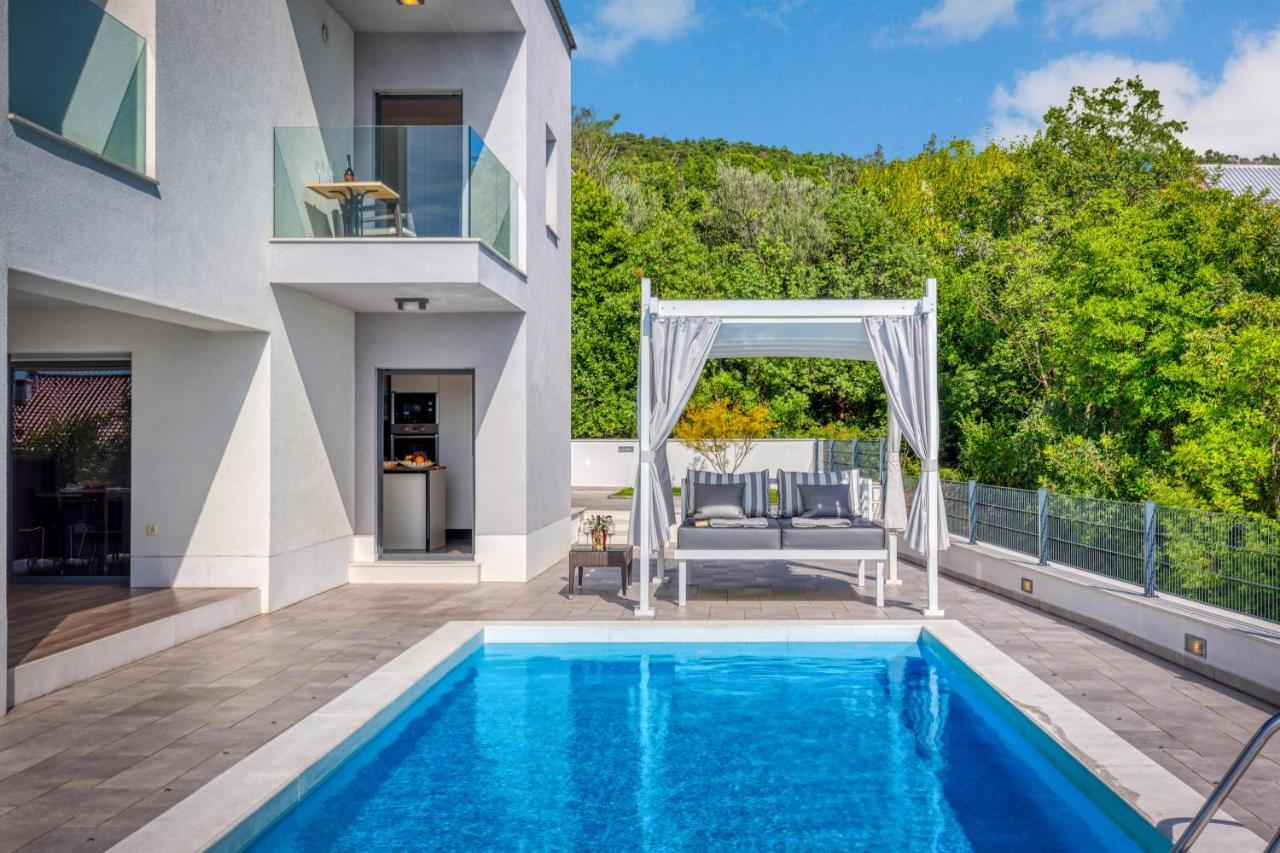 Villa Rina - Luxury Holiday Home Crikvenica Bagian luar foto